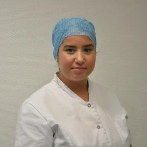 Dental assistant Soumaya